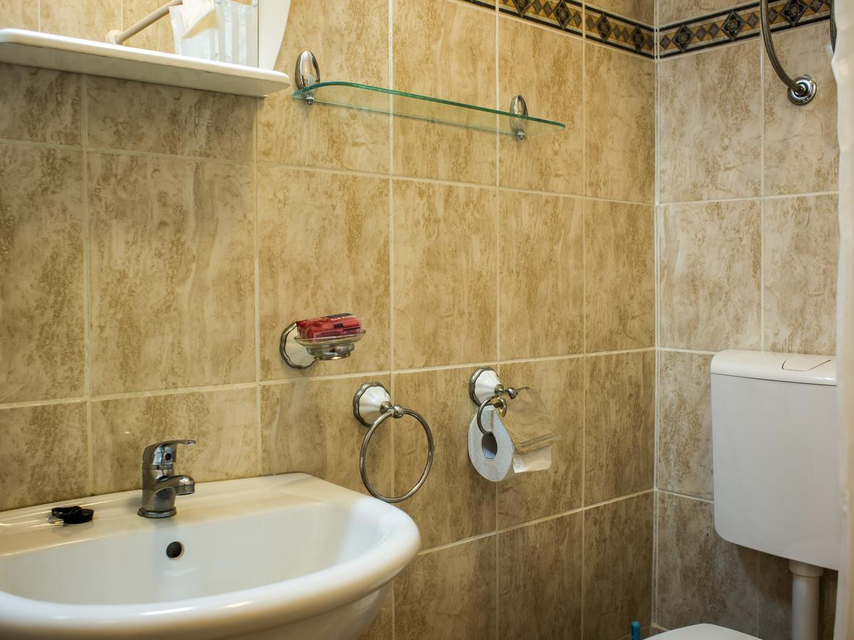 Apartments Villa Radonic Morinj Bagian luar foto